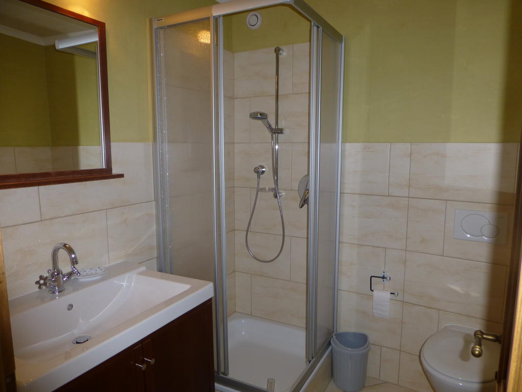 Apart Raetia Apartment Pfunds Phòng bức ảnh